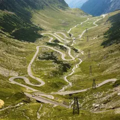 Motocyklowa trasa w Rumunii: Najlepsze trasy motocyklowe do zwiedzania Rumunii