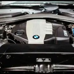 BMW E60: Jaki silnik wybrać, aby uzyskać najlepsze osiągi i ekonomię?
