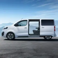 Nowy Opel Zafira: Co oferuje ten rodzinny minivan i czy warto go kupić?