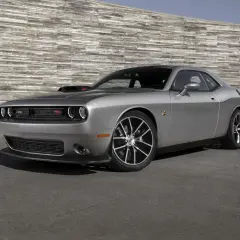 Nowy Dodge Challenger: Co oferuje ten legendarny muscle car?