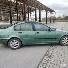 Zielone BMW E46: Czy ten kolor sprawia, że wygląda lepiej na drodze?