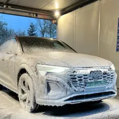 Mycie samochodu zimą: Jak bezpiecznie myć auto w mroźne dni bez uszkodzeń?