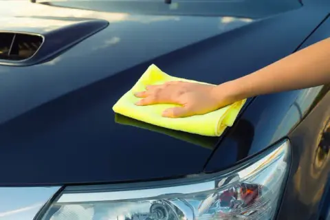 Jak polerować auto samemu? Poradnik DIY krok po kroku