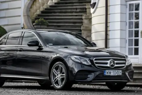Mercedes E Klasa W213 - Kluczowe informacje, które musisz znać
